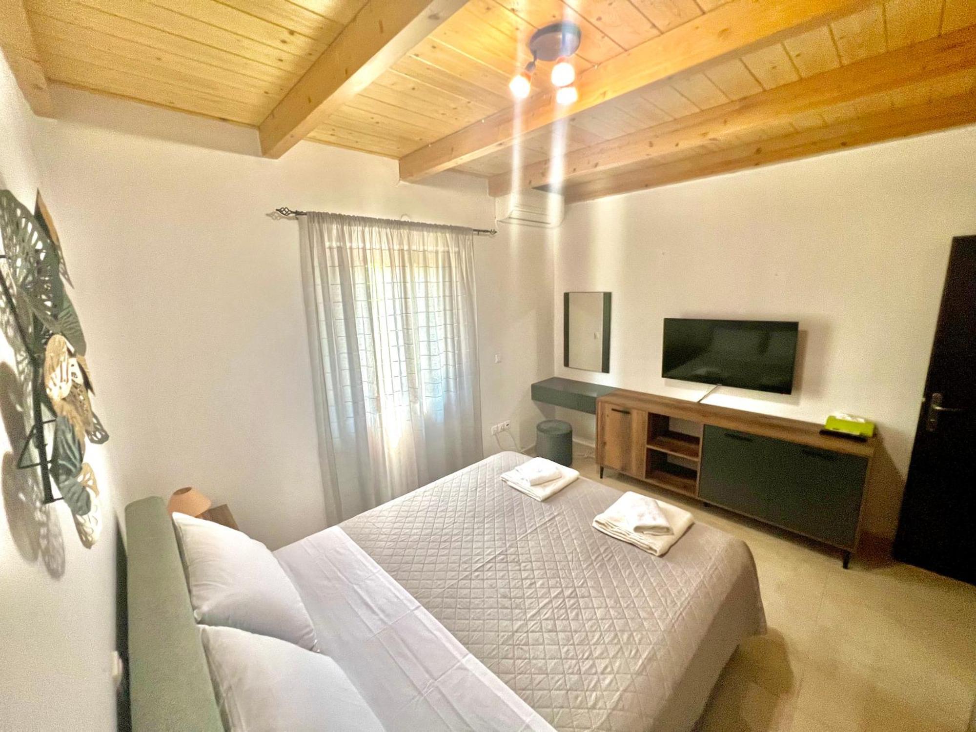 Rouga Paradise Vonitsa Bagian luar foto